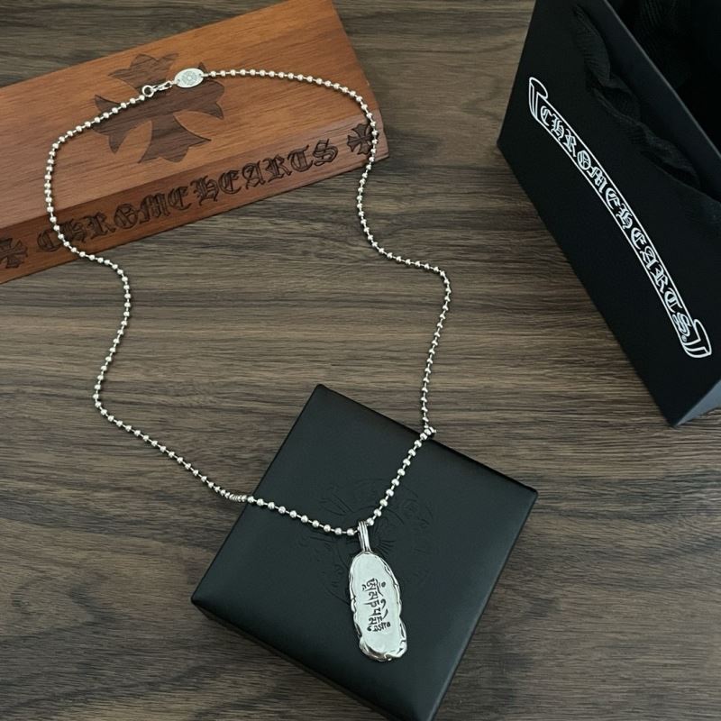 Ch*0me He**ts necklaces